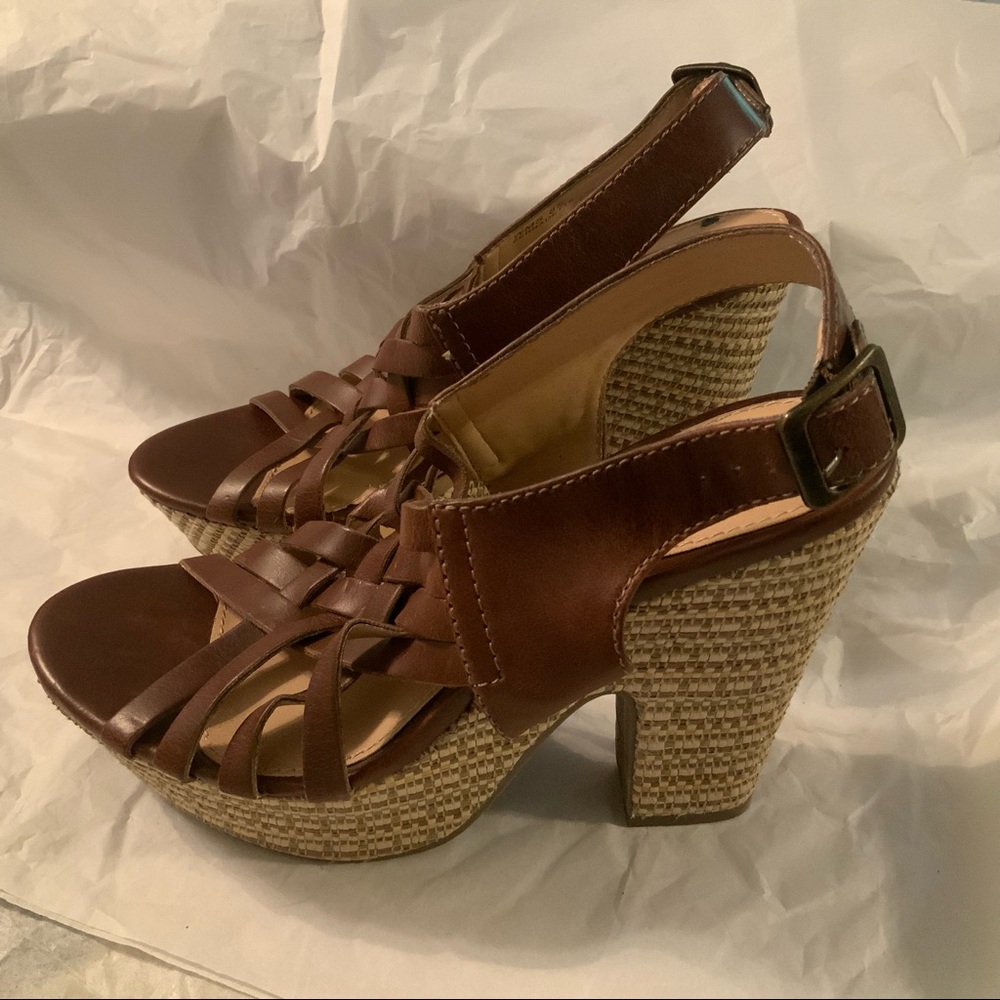 BROWN STRAPPY BRAIDED PLATFORM HEELS 8.5 BY R2